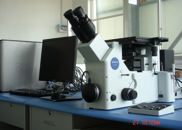 金相(xiàng)分析儀(yi)