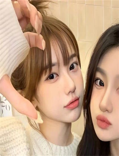 幕后探秘《丑女无敌第1季》：拍摄过程中的艰辛与突破 揭示艺术创作的艰辛与快乐